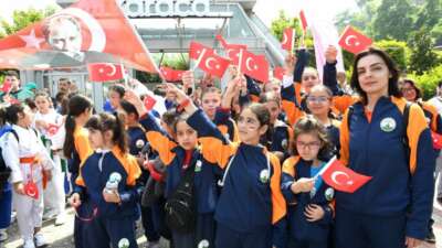 Osmangazi’de 23 Nisan coşkusu caddelere sığmadı