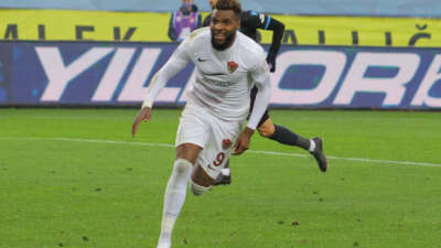 Süper Lig’in gol kralı 11. kattan düşerek yaşamını yitirdi