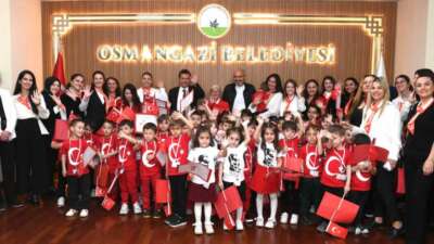 Minik öğrencilerden Başkan Aydın’a 23 Nisan ziyareti