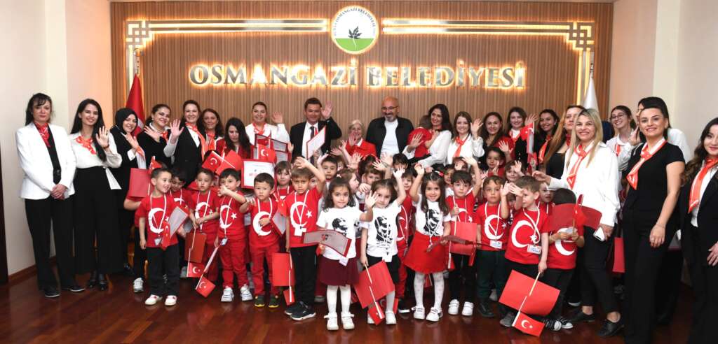 Minik öğrencilerden Başkan Aydın’a 23 Nisan ziyareti