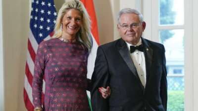 Eski ABD Senatörü Bob Menendez’in eşi Nadine Menendez yolsuzluk ve rüşvet davasında suçlu bulundu