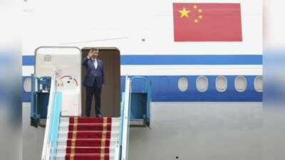 Çin Devlet Başkanı Xi Jinping, Vietnam’da siyasi temaslarda bulundu