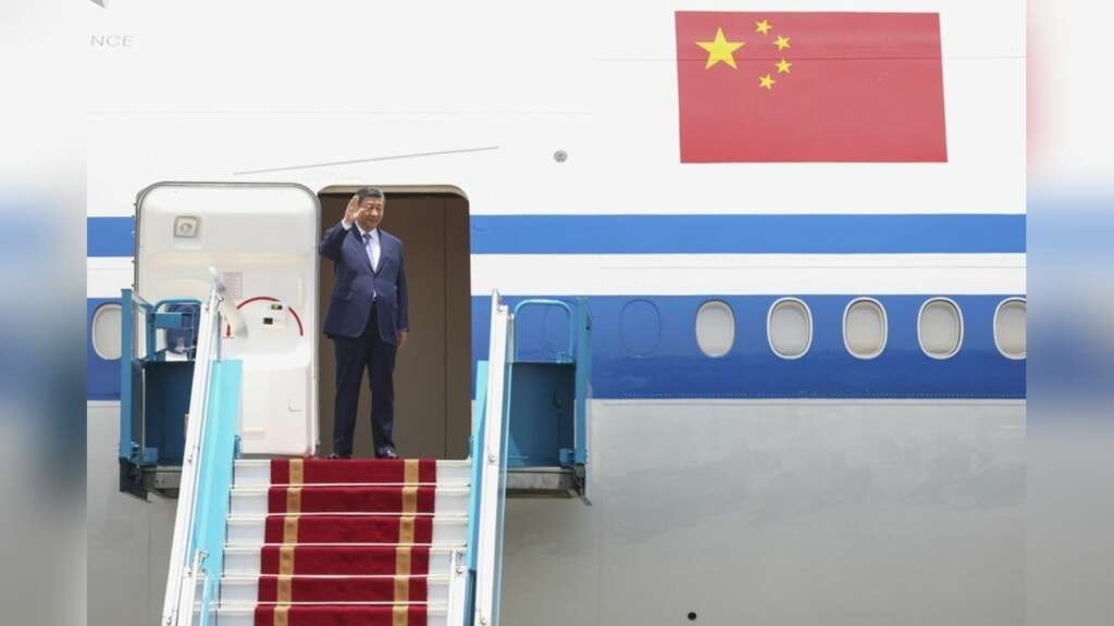Çin Devlet Başkanı Xi Jinping, Vietnam’da siyasi temaslarda bulundu
