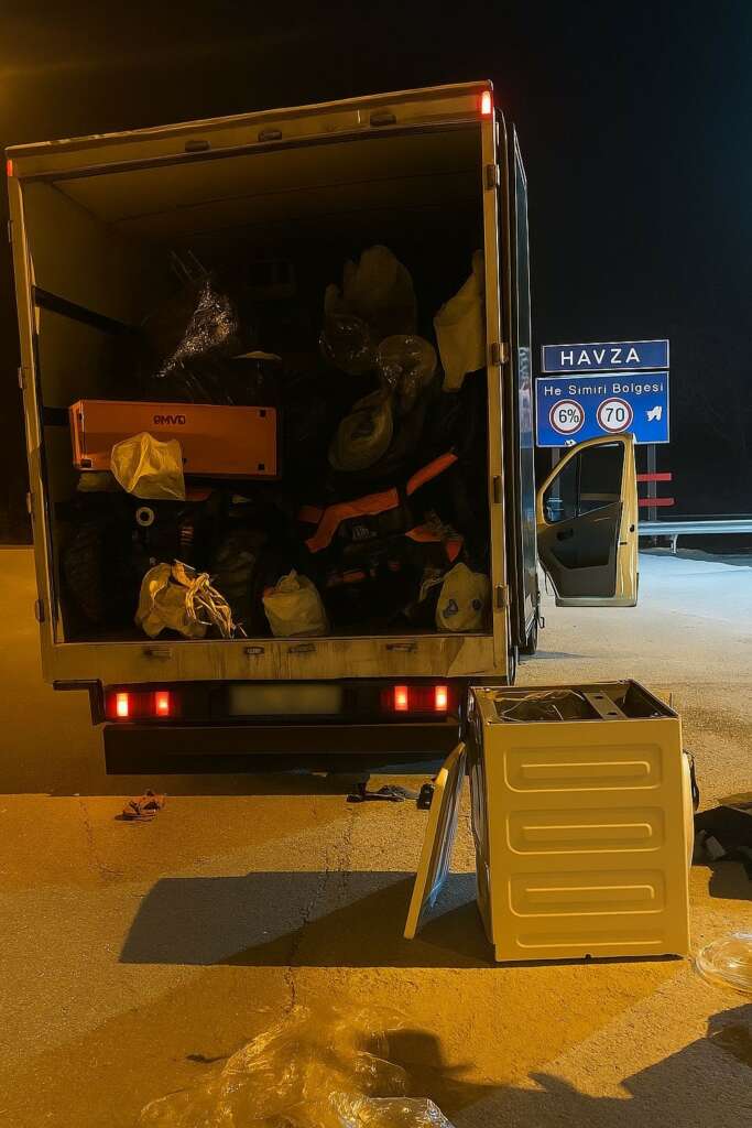 Çamaşır makinesine zulalanmış 1 kilo 361 gram metamfetamin ele geçirildi