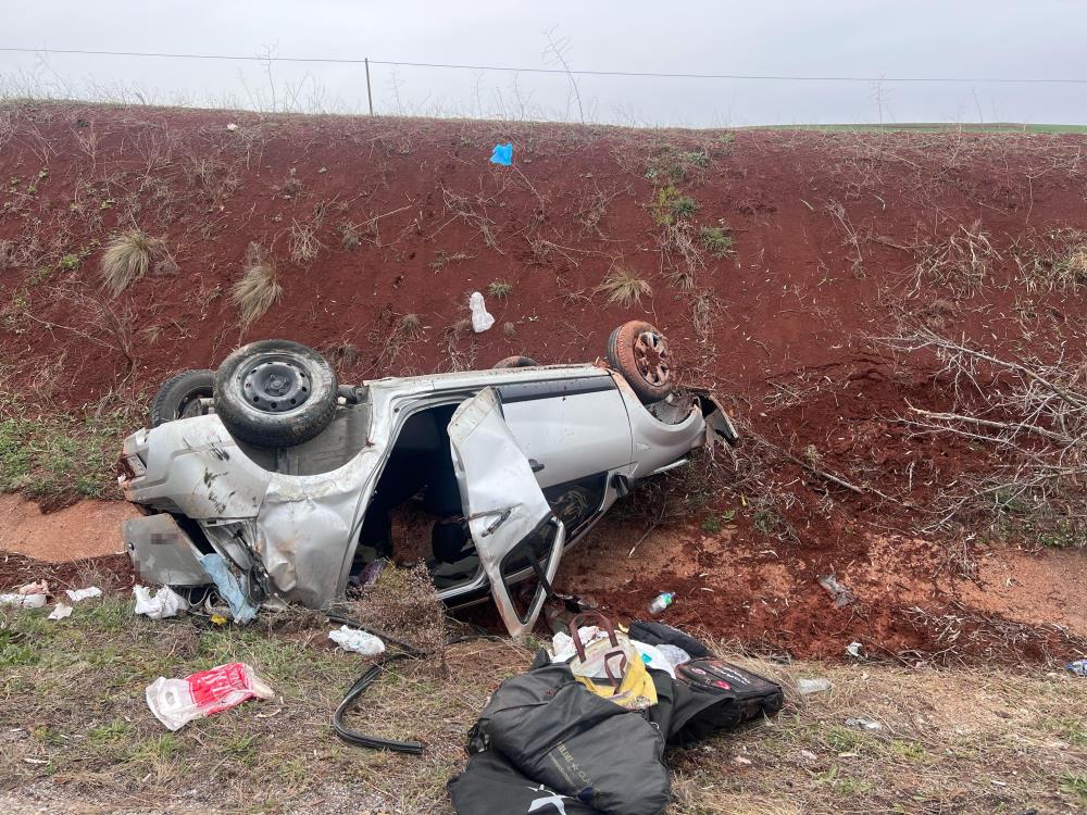 Yoldan çıkan otomobil takla attı: 4 yaralı