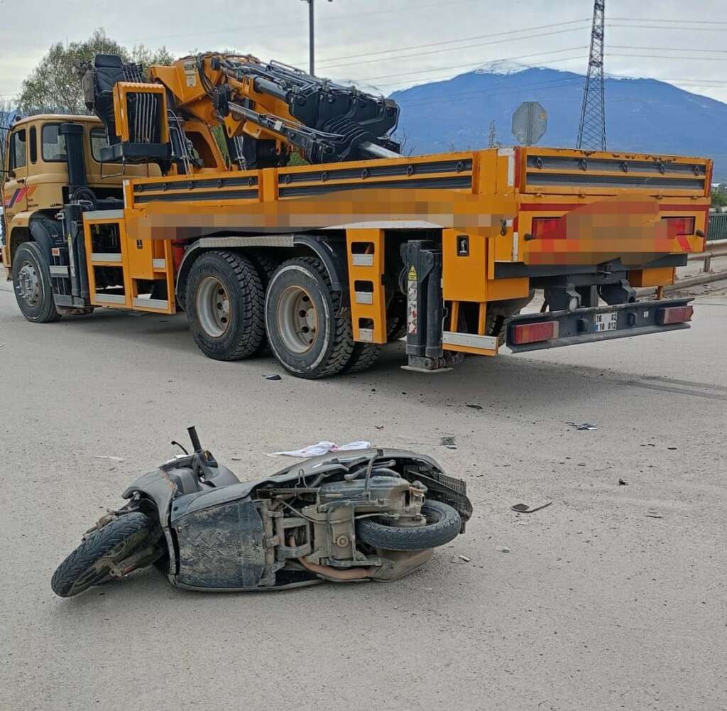 Bursa’da vinç ile çarpışan motosiklet sürücüsü yaralandı