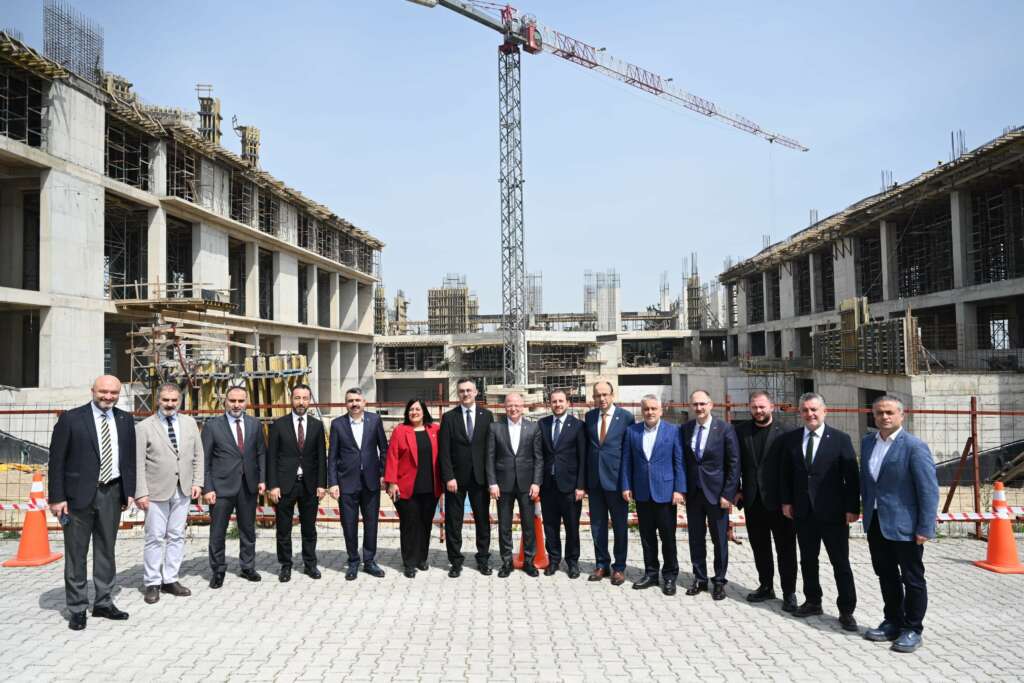 AK Parti İl Başkanı Davut Gürkan ve 6 milletvekilinden BTÜ çıkarması
