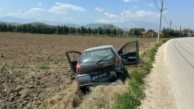 Bursa’da otomobil tarlaya uçtu: 1 yaralı