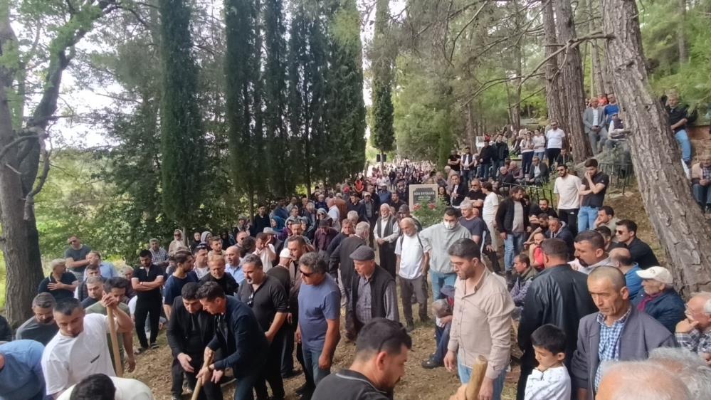 Rusya’da hayatını kaybeden dağcı Antalya’da son yolculuğuna uğurlandı