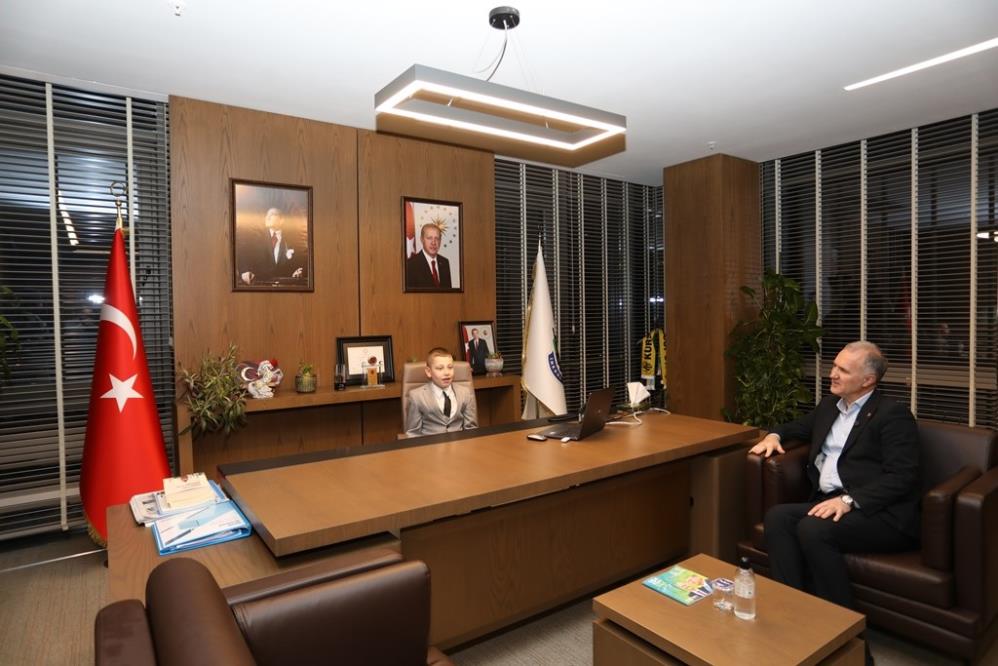 Başkan Taban otizmli çocuklarla buluştu