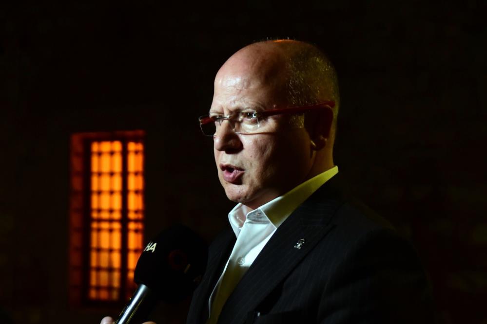 Gürkan: Havalimanı bağlantı yolları ihaleye çıkıyor