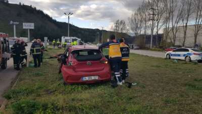 Karabük’te otomobil ile tır çarpıştı: 3 ölü, 2 yaralı