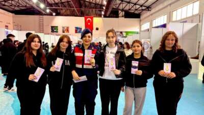İnegöl’de gerçekleşen fuarda jandarma yer aldı