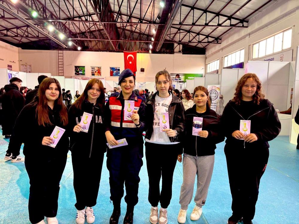 İnegöl’de gerçekleşen fuarda jandarma yer aldı
