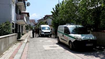 Yalnız yaşadığı evinde ölü bulundu