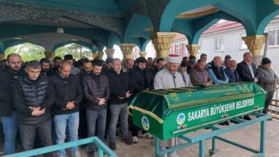 Silahla yaraladığı damadının 15 bıçak darbesiyle öldürdüğü şahıs son yolculuğuna uğurlandı