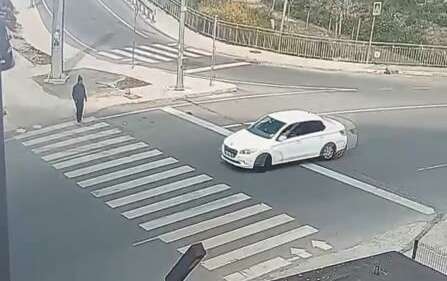 Yaya geçidinde ölümden döndü