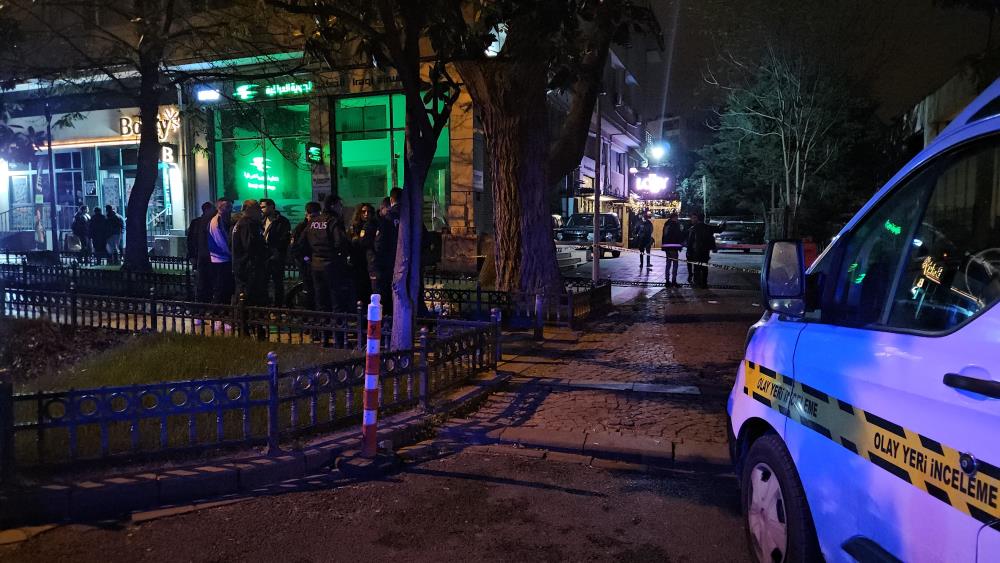 Eğlence mekanında silahlar konuştu: 2 yaralı