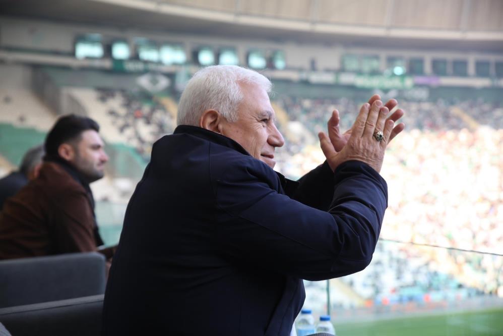 Bursaspor taraftarından 40 otobüs 10 minibüs ile Balıkesir çıkarması