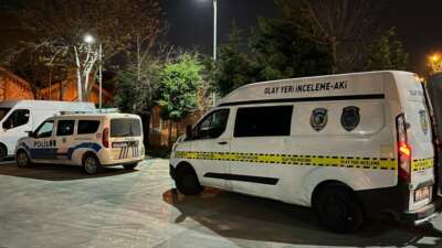 Küçükçekmece’de boş arazide çürümüş halde erkek cesedi bulundu