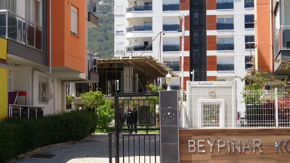 Genç kadın evinde ölü bulundu