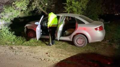 Bursa’da “dur” ihtarına uymayıp 15 kilometre kaçtı, kaza yapınca yakalandı