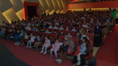Tiyatronun coşkusu Bursa’yı sardı