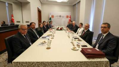 Numan Kurtulmuş, İstanbul’da Pakistan Ulusal Meclis Başkanı Sadık İle görüştü