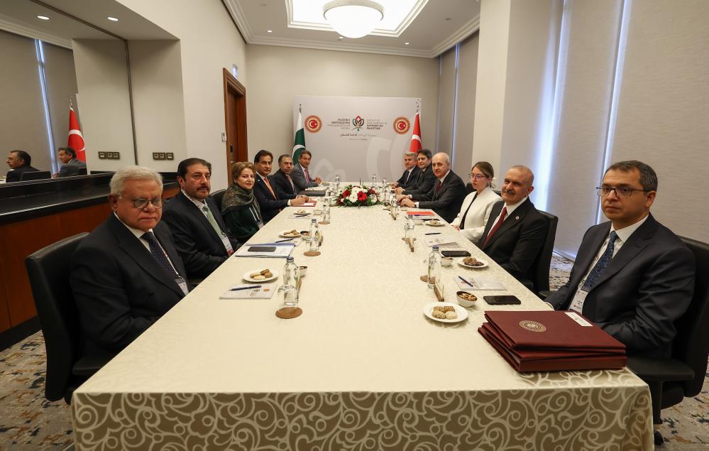 Numan Kurtulmuş, İstanbul’da Pakistan Ulusal Meclis Başkanı Sadık İle görüştü