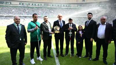 Bursaspor kupayı, Yıldırım Belediyesi ‘Fair Play’i aldı