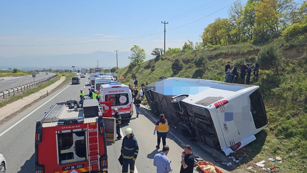 Yalova-Bursa yolundaki kaza: Otobüs düz yolda giderken devrildi