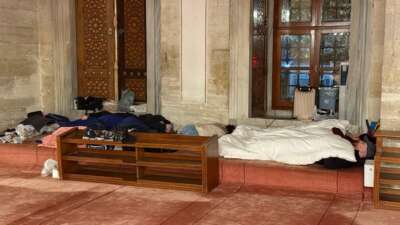 İstanbul’da bazı vatandaşlar geceyi dışarıda geçirdi