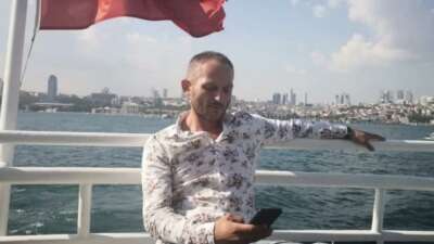 Yumruk atıp yere düşürdükleri kişiye ateş açtılar: 1 ölü