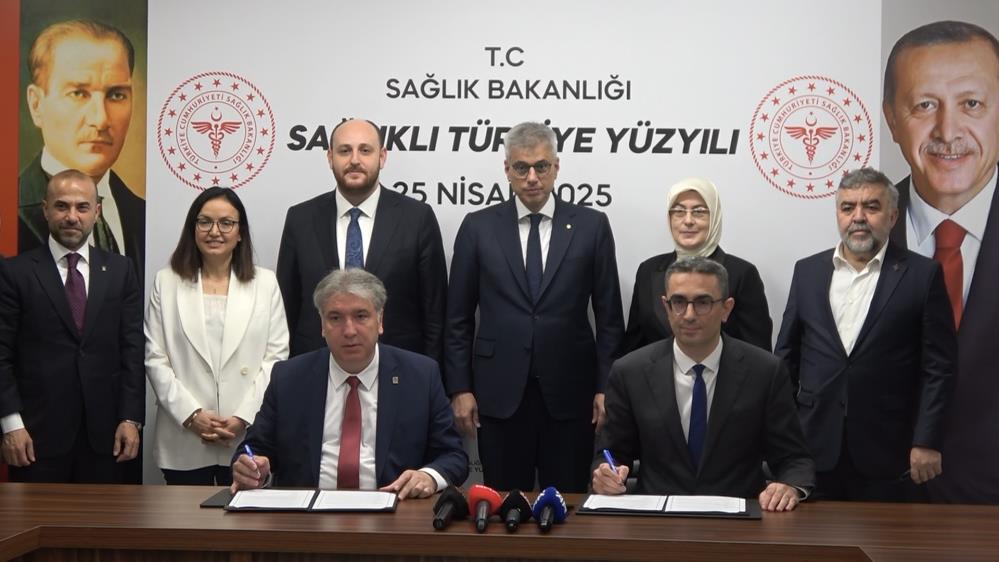 Sağlık Bakanı Memişoğlu: “Herkesin özgür iradesi var. Kimseye baskı yapmıyoruz”
