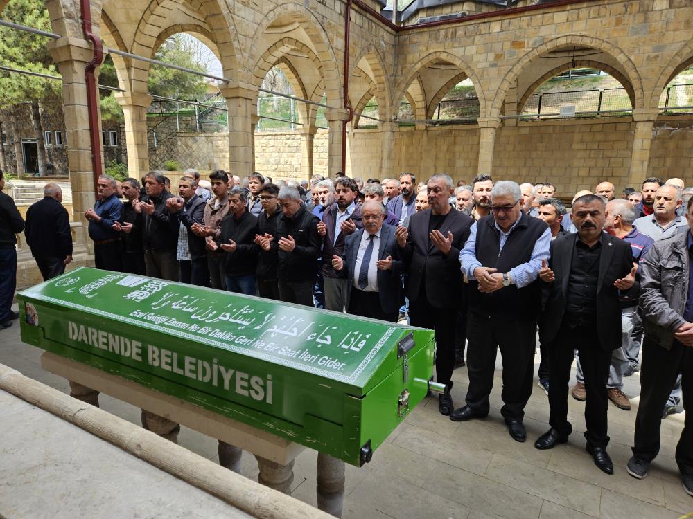 Kocası tarafından öldürülen kadın memleketinde gözyaşları arasında defnedildi