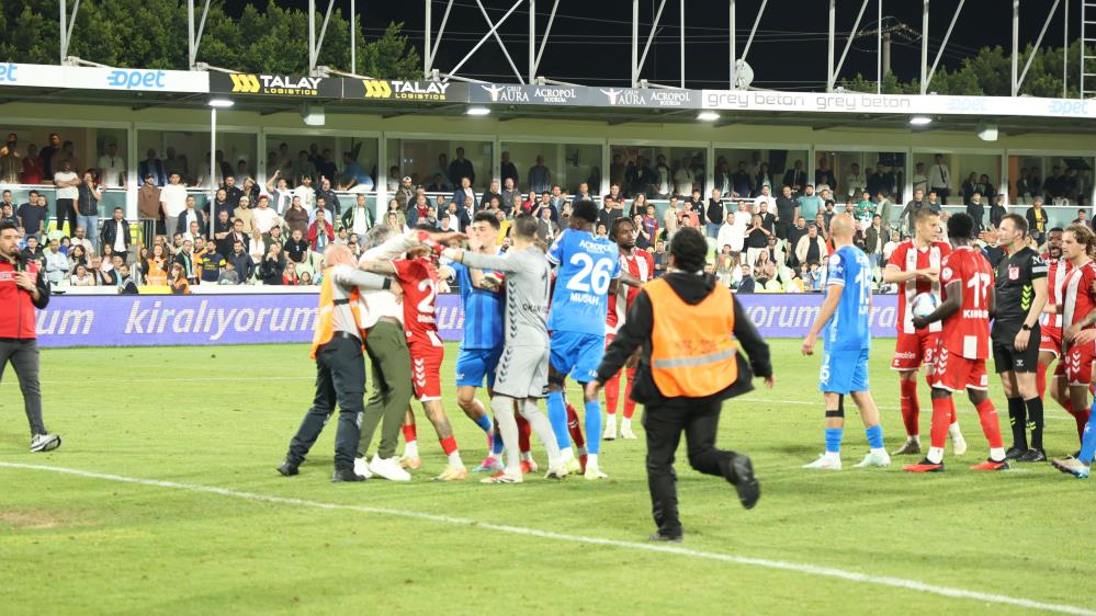 Bodrum FK – Samsunspor maçının son dakikalarında gergin anlar