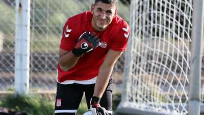 Sivasspor’da kaleci Djordje Nikolic sakatlandı