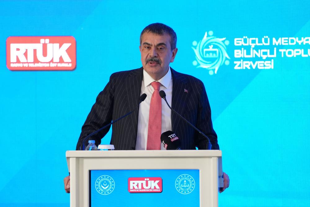 Bakan Tekin: “Ben çocuklarımızı sosyal medya bağımlılığından uzak tutmak istiyorum”