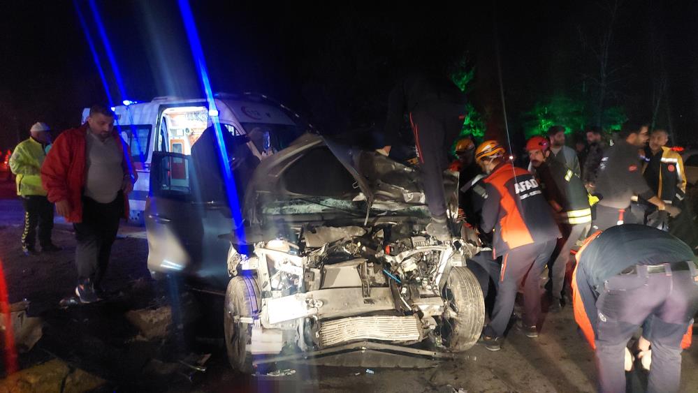Erzurum’da freni tutmayan kamyonet 6 aracı biçti: 7 yaralı