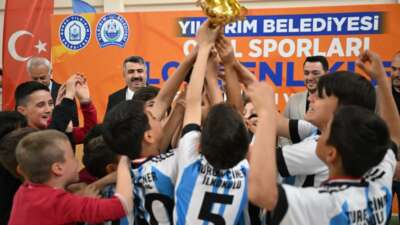 Bursa’da Okul Sporları İlçe Şenliklerinde görkemli final