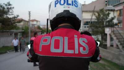 Sokak ortasında yaşanan tartışma silahlı kavgaya dönüştü
