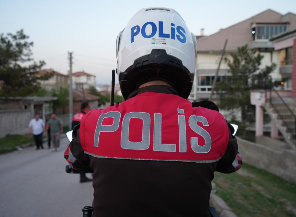 Sokak ortasında yaşanan tartışma silahlı kavgaya dönüştü