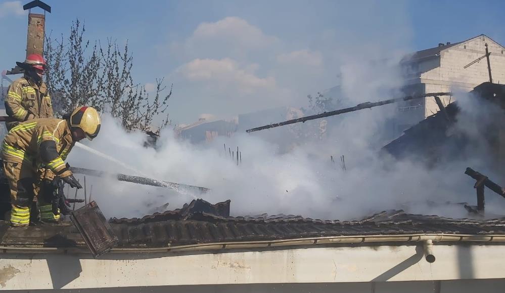 Bursa’da yaşlı kadının evi küle döndü