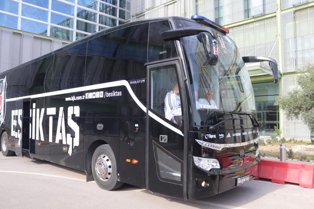 Beşiktaş kafilesi İzmir’de