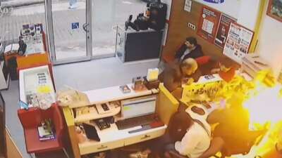 Artvin’de tamir için getirilen cep telefonu bomba gibi patladı