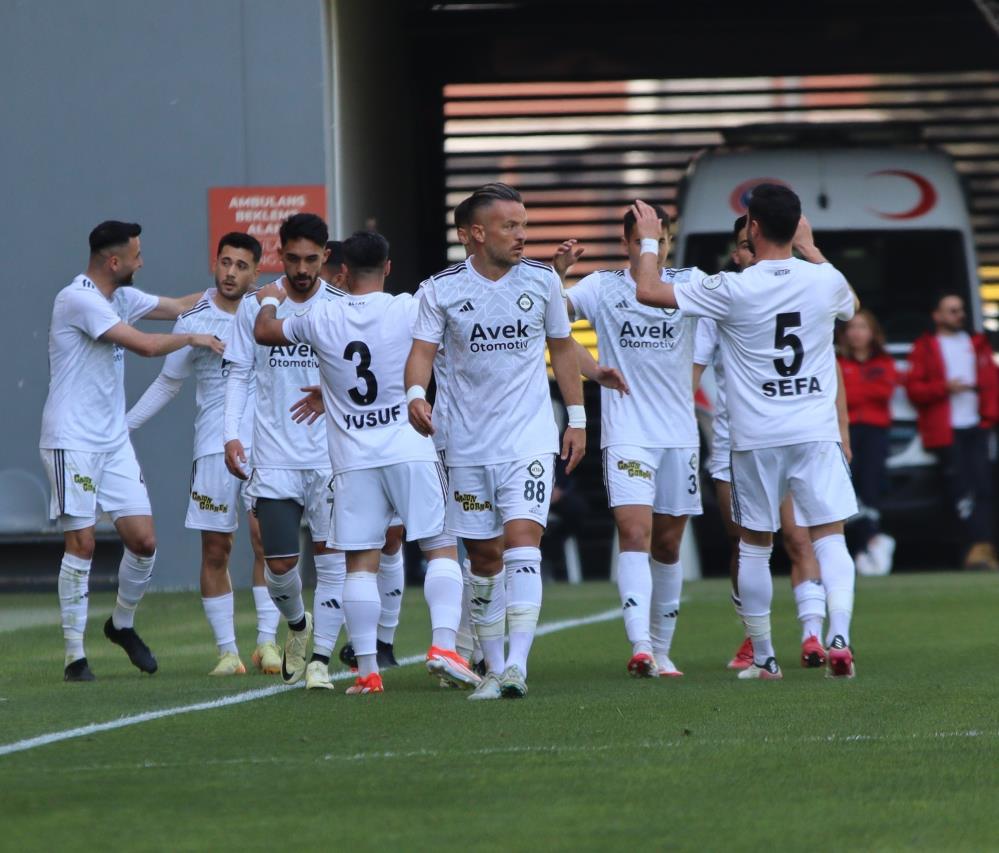 Altay, adım adım 3. Lig’e gidiyor