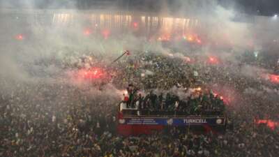 Bursasporlu taraftarlar Süper Lig şampiyonluğunu hatırladı