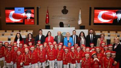 Bursa’da miniklerin 23 Nisan coşkusu
