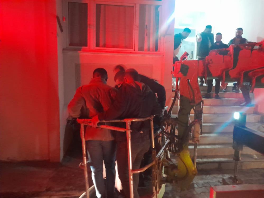 Apartmanda çıkan yangın korkuttu