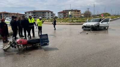 İznik’te otomobil ile motosiklet çarpıştı